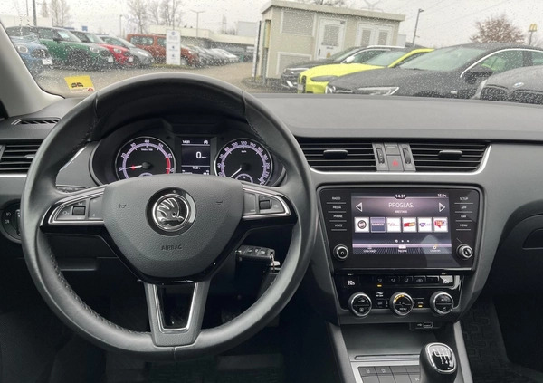 Skoda Octavia cena 54900 przebieg: 109819, rok produkcji 2018 z Szczawno-Zdrój małe 254
